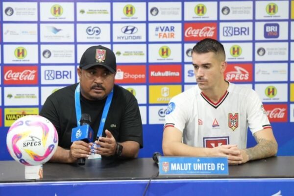 “Imran Nahumarury: Jangan Biarkan Malut United Terlena dengan Kesuksesan” “Imran Nahumarury: Jangan Biarkan Malut United Terlena dengan Kesuksesan”