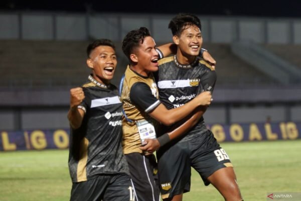 Septian Tak Khawatir dengan Persaingan di Garis Depan Timnas Indonesia Septian Tak Khawatir dengan Persaingan di Garis Depan Timnas Indonesia