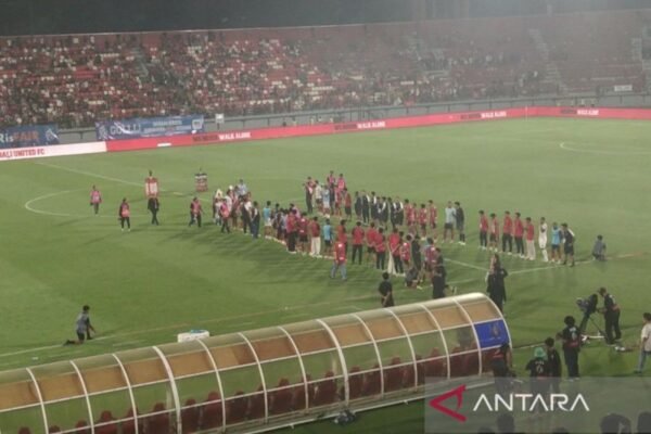 Perpisahan Bali United dengan Stefano Cugurra: Momen Tak Terlupakan Perpisahan Bali United dengan Stefano Cugurra: Momen Tak Terlupakan