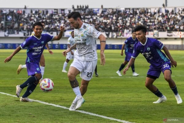Analisis Lefundes: Persita Tangerang Berhak Menang atas Persib Analisis Lefundes: Persita Tangerang Berhak Menang atas Persib