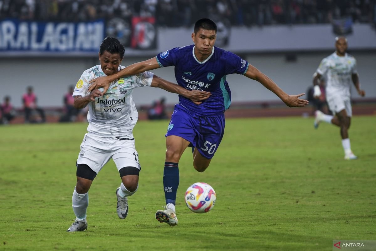 Hodak Puji Penampilan Tim Persib Walaupun Tak Meraih Kemenangan