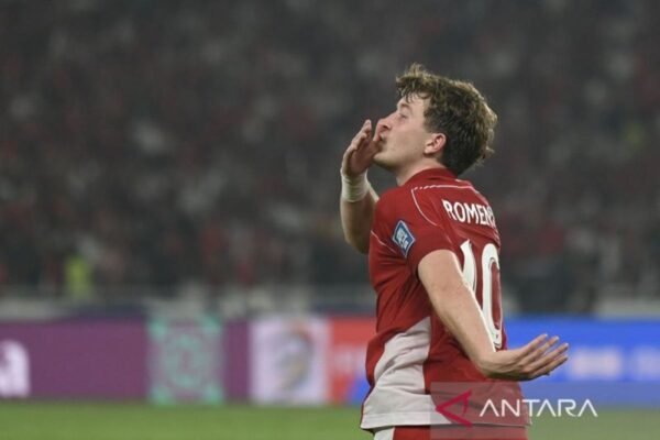 Penalti Ole Romeny Mengantar Indonesia Unggul atas China di Babak Pertama Penalti Ole Romeny Mengantar Indonesia Unggul atas China di Babak Pertama