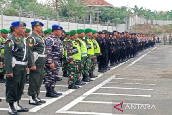 Polres Pamekasan Kerahkan 883 Personel untuk Amankan Laga Madura vs Persija