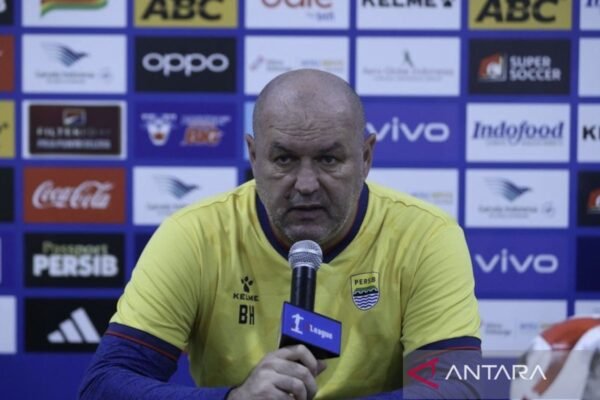 Hodak: Persib Bandung Akan Hadapi Tantangan Berat Lawan Borneo FC