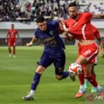 Sure! Here are some alternative title suggestions for "Carlos Pena: Cari Formula Terbaik untuk Persita Tangerang":

1. "Carlos Pena: Mencari Solusi Optimal bagi Persita Tangerang"
2. "Carlos Pena: Strategi Terbaik untuk Mengangkat Persita Tangerang"
3. "Carlos Pena: Menemukan Formula Sukses untuk Persita Tangerang"
4. "Carlos Pena: Kunci Keberhasilan untuk Persita Tangerang"
5. "Carlos Pena: Merancang Strategi Jitu untuk Persita Tangerang"
6. "Carlos Pena: Inovasi Taktik untuk Persita Tangerang"
7. "Carlos Pena: Menyusun Rencana Terbaik untuk Persita Tangerang"
8. "Carlos Pena: Upaya Menciptakan Formula Unggul bagi Persita Tangerang"

Feel free to choose any of these or mix and match elements to create your perfect title!